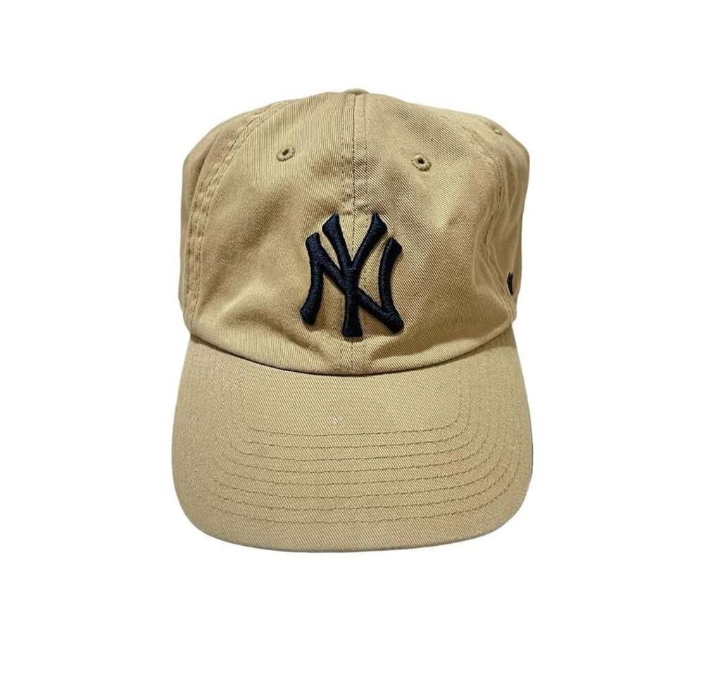 '47 Brand New York Yankees Clean Up OSFA Khaki Baseball Cap
